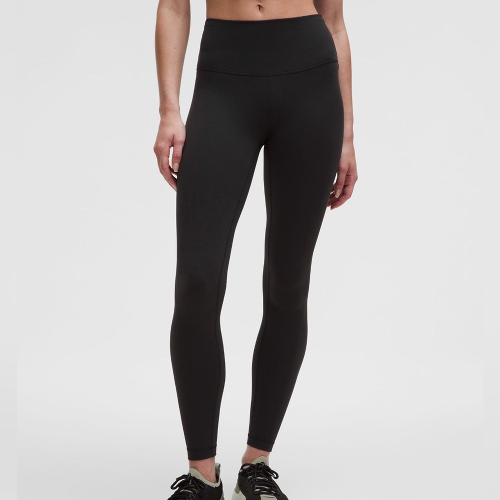 [SOLD] NWT Lululemon Wunder Train HR 25” Leggings (Black) Size 2